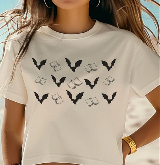 It’s freakin’ bats shirt | Fall shirt | Halloween shirt | Witchy Vibes | book merch | booklover gift | spooky season | it’s freakin books